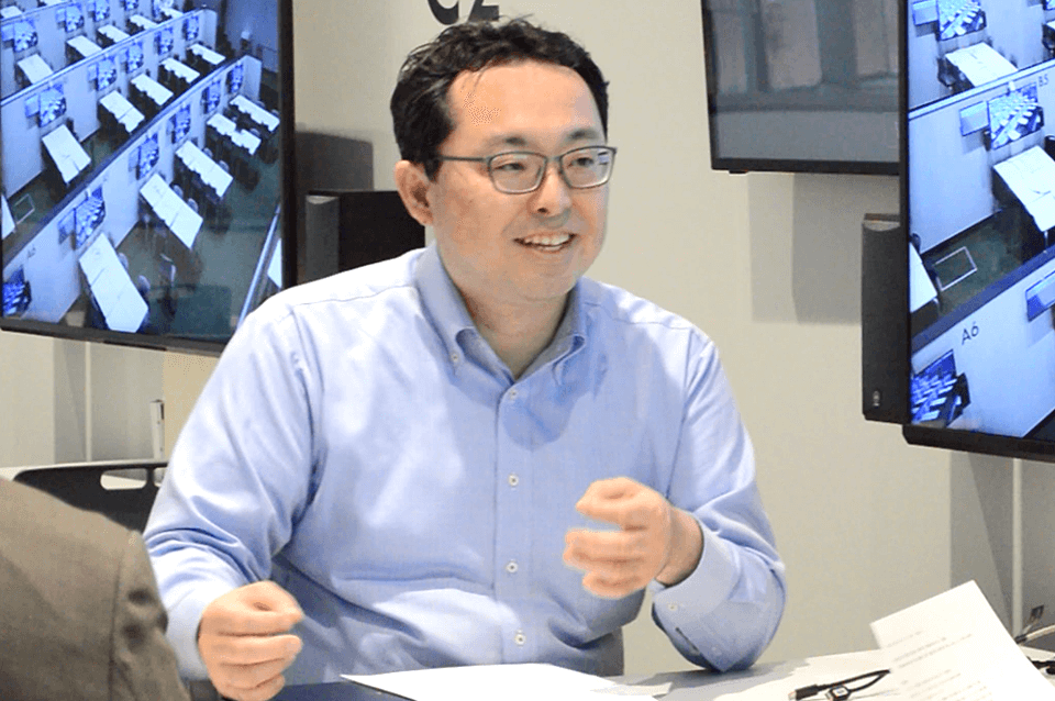 朗らかに質問に応えて下さる倉科氏