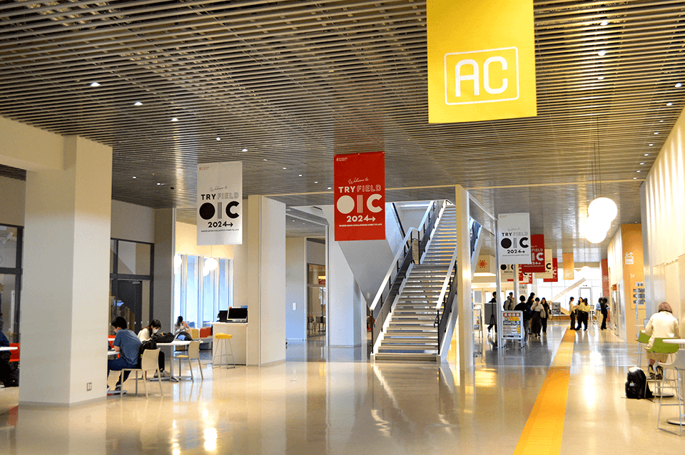 いたるところにあるラーニングスペースのおかげで勉強スペース探す必要がない