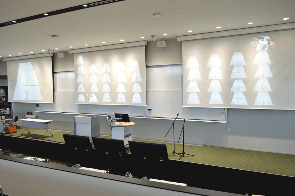 どこからでも見えやすい高精度プロジェクター